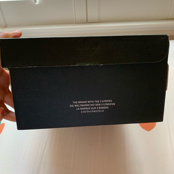 Adidas NMD_R1 in size Women’s 7 in forest green - Picture 7 of 7